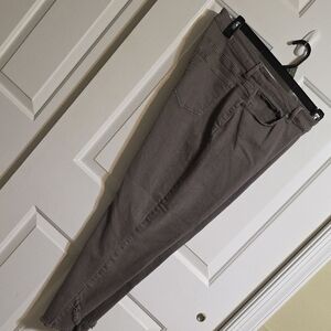 Chico's Size 14 Gray /Taupe Ankle Cropped Jeans Versatile Style